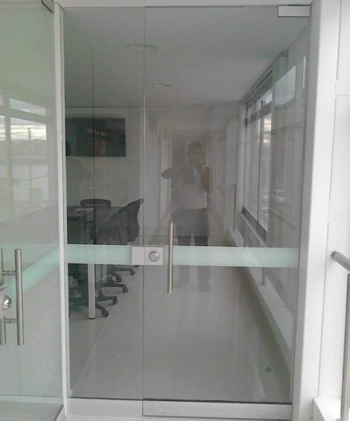 Puertas en vidrio templado